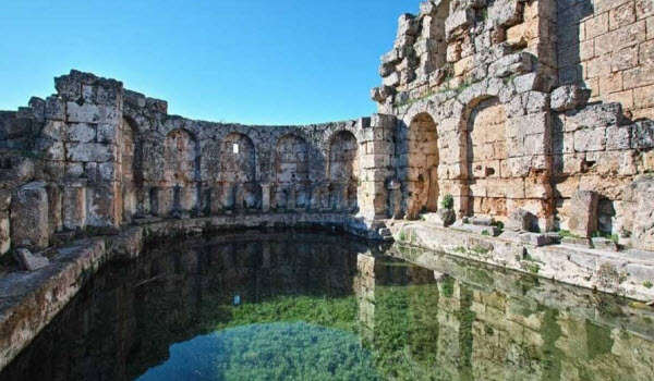 Фото (картинка): Руины. Комплекс римских бань - бассейн в городе Перге (Perge Antik Kenti, Perge Ancient City) в Турции